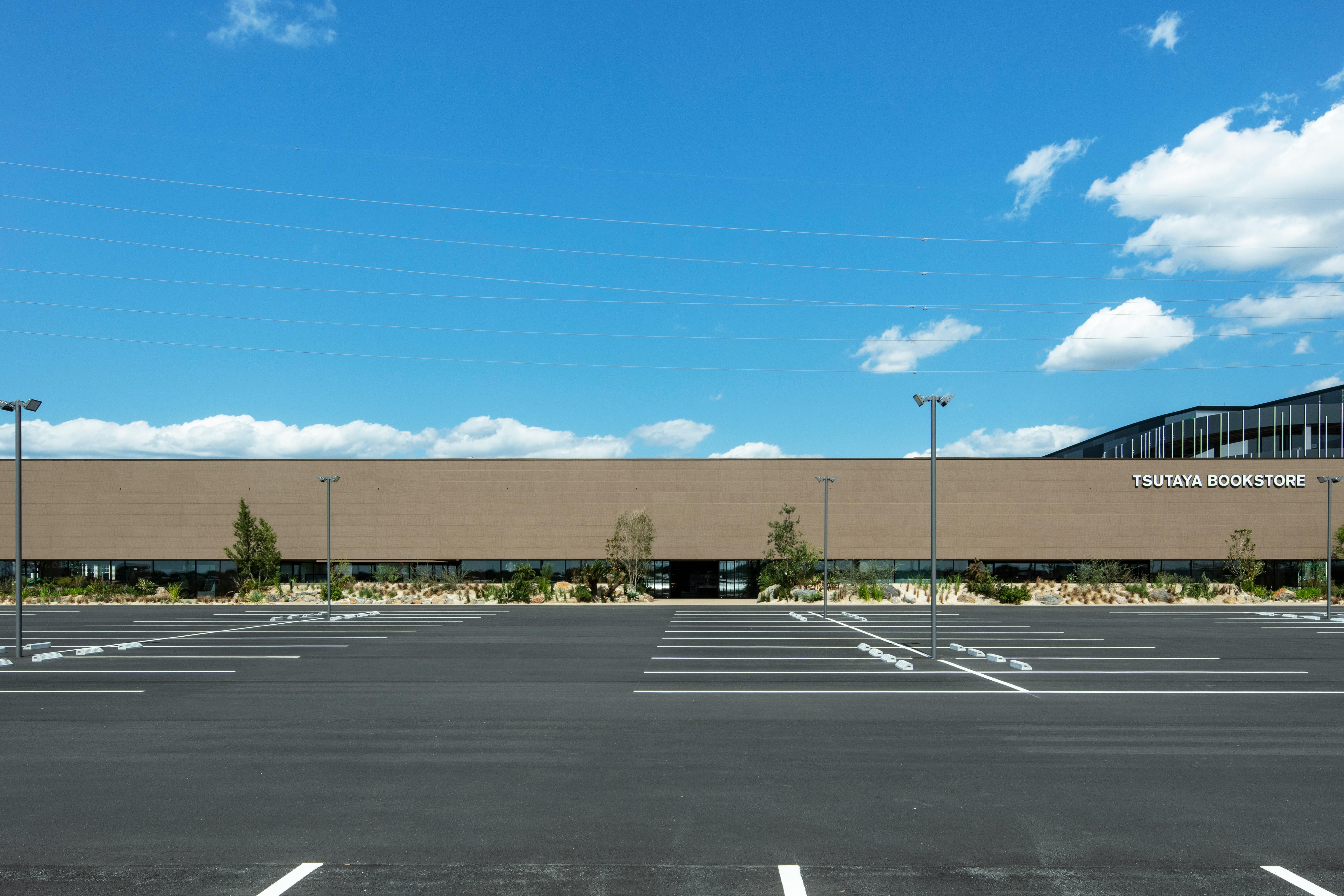 【TSUTAYA BOOKSTORE 常総インターチェンジ】ポップアップストアやプロモーションの実施可能な屋外スペース