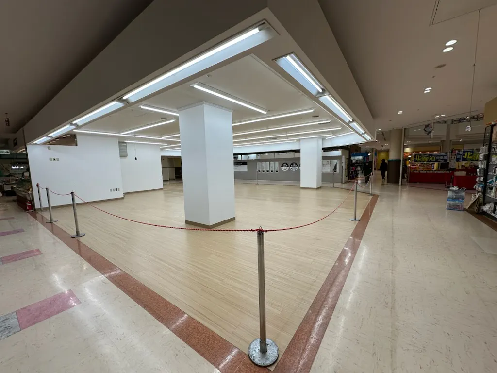 【サプラスクエア サプラ】ポップアップストアに最適!1階フェスタコート近くの大型イベントスペース