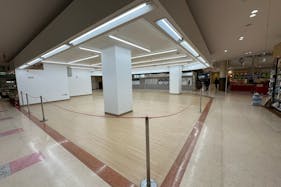 【サプラスクエア サプラ】ポップアップストアに最適!1階フェスタコート近くの大型イベントスペース