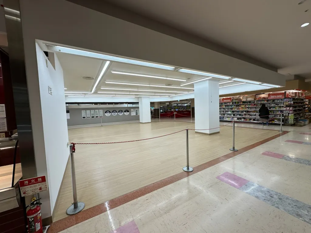 【サプラスクエア サプラ】ポップアップストアに最適！1階フェスタコート近くの大型イベントスペース