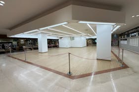 【サプラスクエア サプラ】ポップアップストアに最適!1階フェスタコート近くの大型イベントスペース