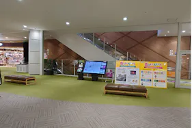 【イオンモール甲府昭和】ふじさんエスカレーター前(3F)