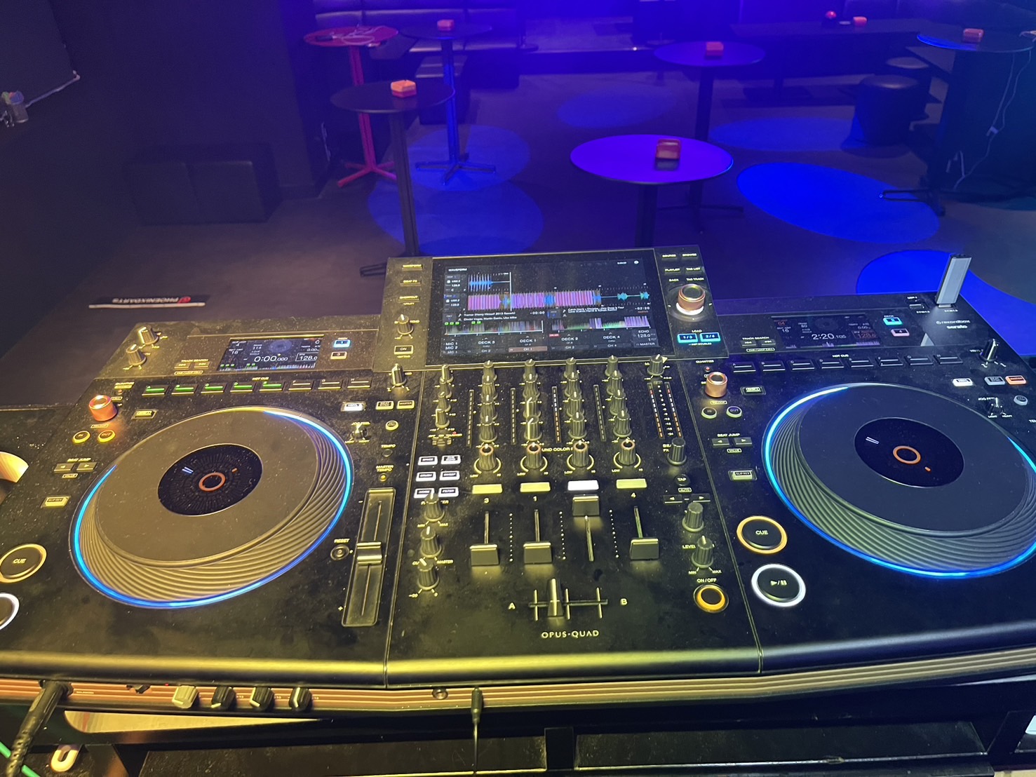 最新DJ機材あり