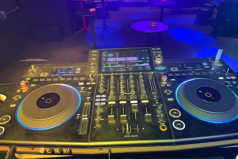 最新DJ機材あり