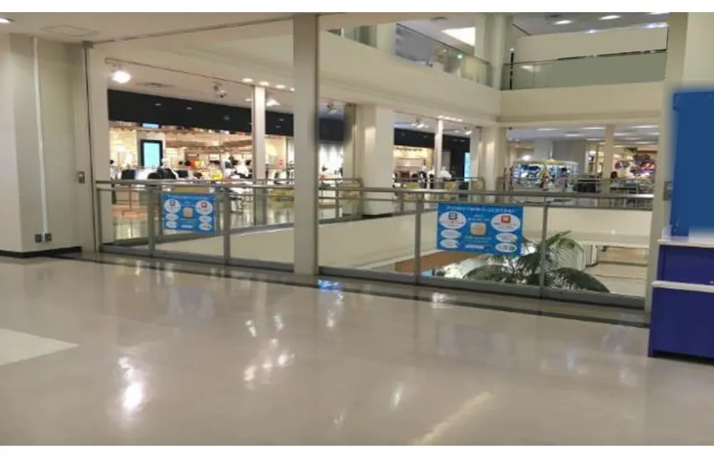 【ららぽーとTOKYO-BAY】南館2F　南Cエスカレーター下