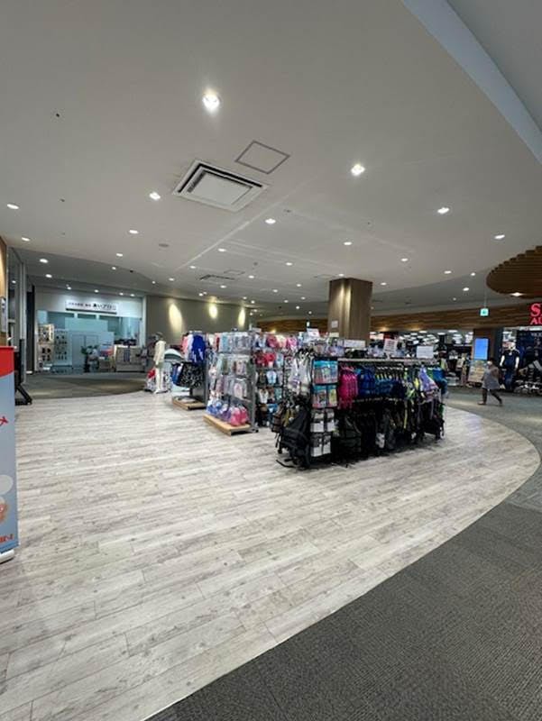 【イオンモール出雲】各種プロモーションや食物販のポップアップストアに最適なメガスポーツ前のレンタルスペースの画像