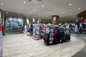 【イオンモール出雲】各種プロモーションや食物販のポップアップストアに最適なメガスポーツ前のレンタルスペース