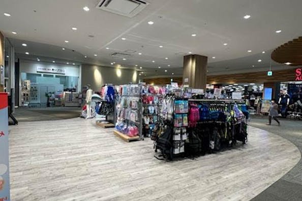 【イオンモール出雲】各種プロモーションや食物販のポップアップストアに最適なメガスポーツ前のレンタルスペース