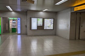 【三条駅】プロモーションイベントや食物販、物販のポップアップストアに最適な駅利用客へ訴求できる改札外連絡通路のイベントスペース