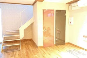 【広尾駅2分】展示会や招待制イベントに最適な吊り戸で用途を分けやすいレンタルスペース