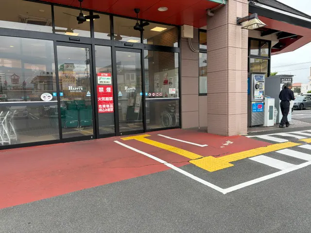 【天満屋ハピーズ泉田店】店舗正面入口前 各種プロモーション、会員獲得イベントに最適な屋外催事イベントスペース