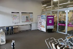 【イオンスーパーセンター水沢桜屋敷店】食品入口風除室 販促プロモーションや物販に最適なスーパー店内催事イベントスペース