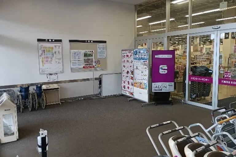 【イオンスーパーセンター水沢桜屋敷店】食品入口風除室 販促プロモーションや物販に最適なスーパー店内催事イベントスペースの画像5