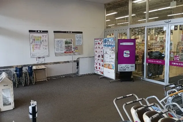 【イオンスーパーセンター水沢桜屋敷店】食品入口風除室 販促プロモーションや物販に最適なスーパー店内催事イベントスペース