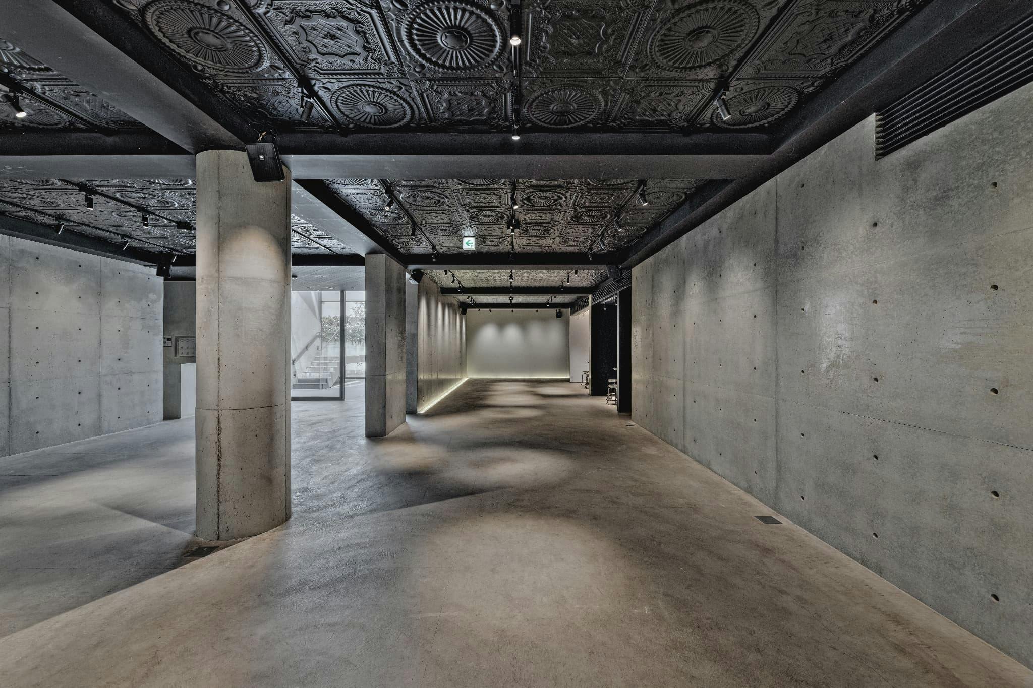 【表参道9分】南青山に佇む隠れ家のようなロケーション。Wi-Fi、音響、プロジェクター完備で展示会やイベント開催に最適です。