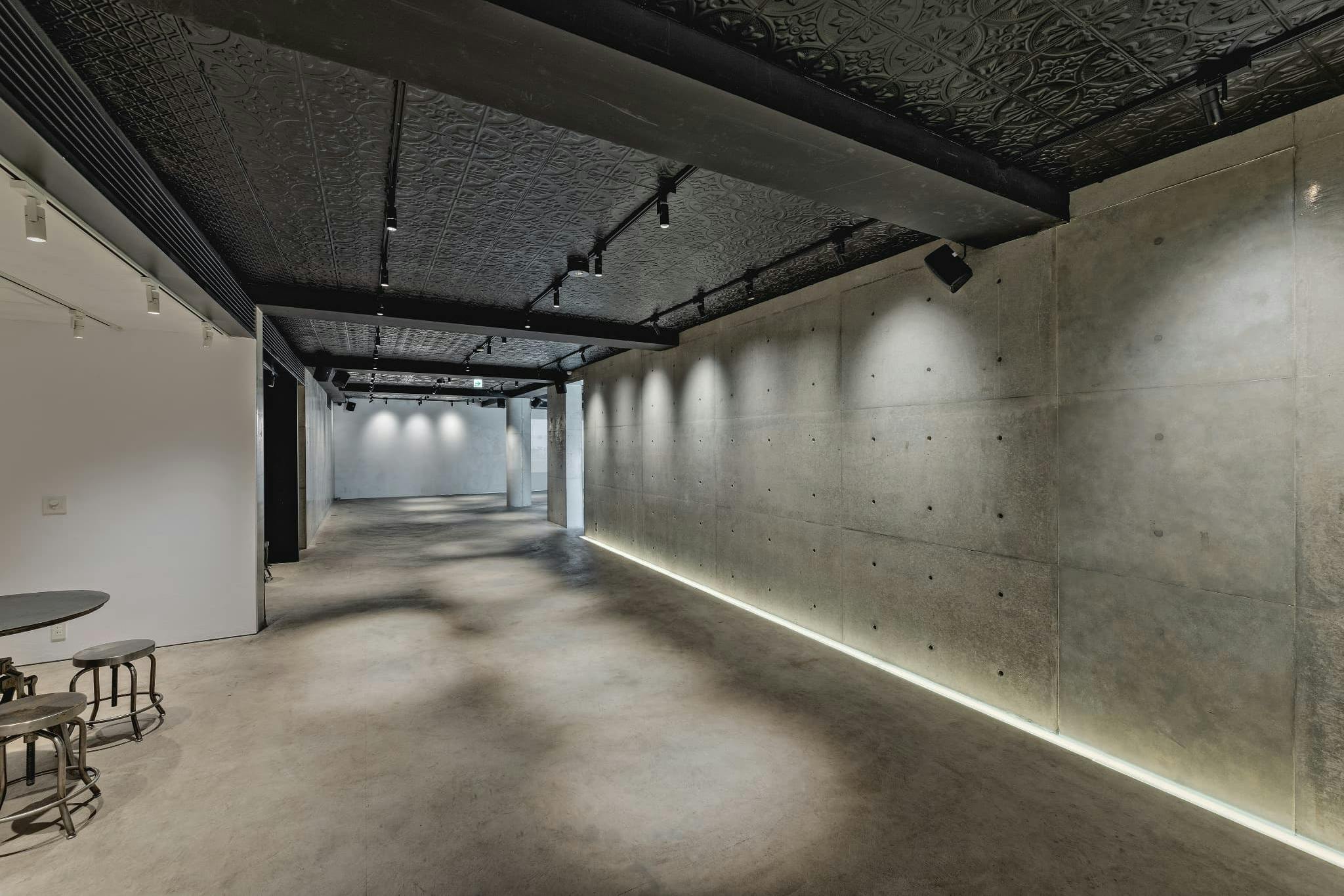 【表参道9分】南青山に佇む隠れ家のようなロケーション。Wi-Fi、音響、プロジェクター完備で展示会やイベント開催に最適です。