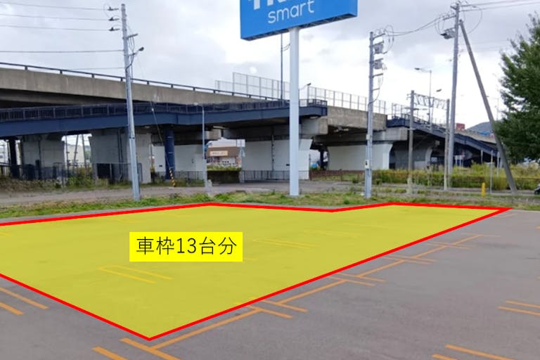 貸出スペース:駐車場_看板下