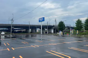 【TRIALsmart新発寒店】【中スペース】駐車場_店舗看板下 ※電源なし