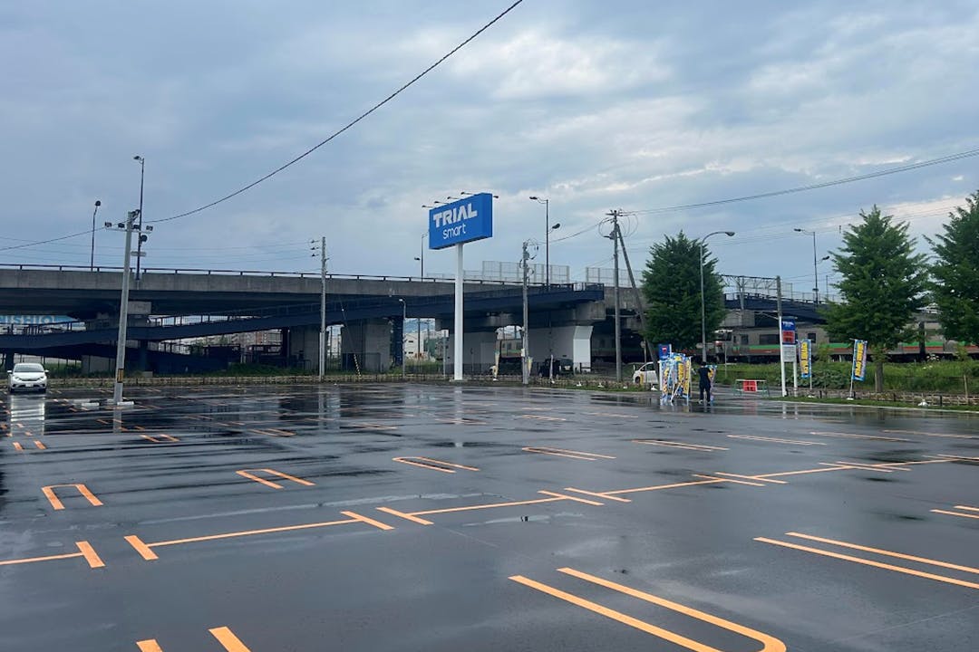 【TRIALsmart新発寒店】【中スペース】駐車場_店舗看板下 ※電源なし