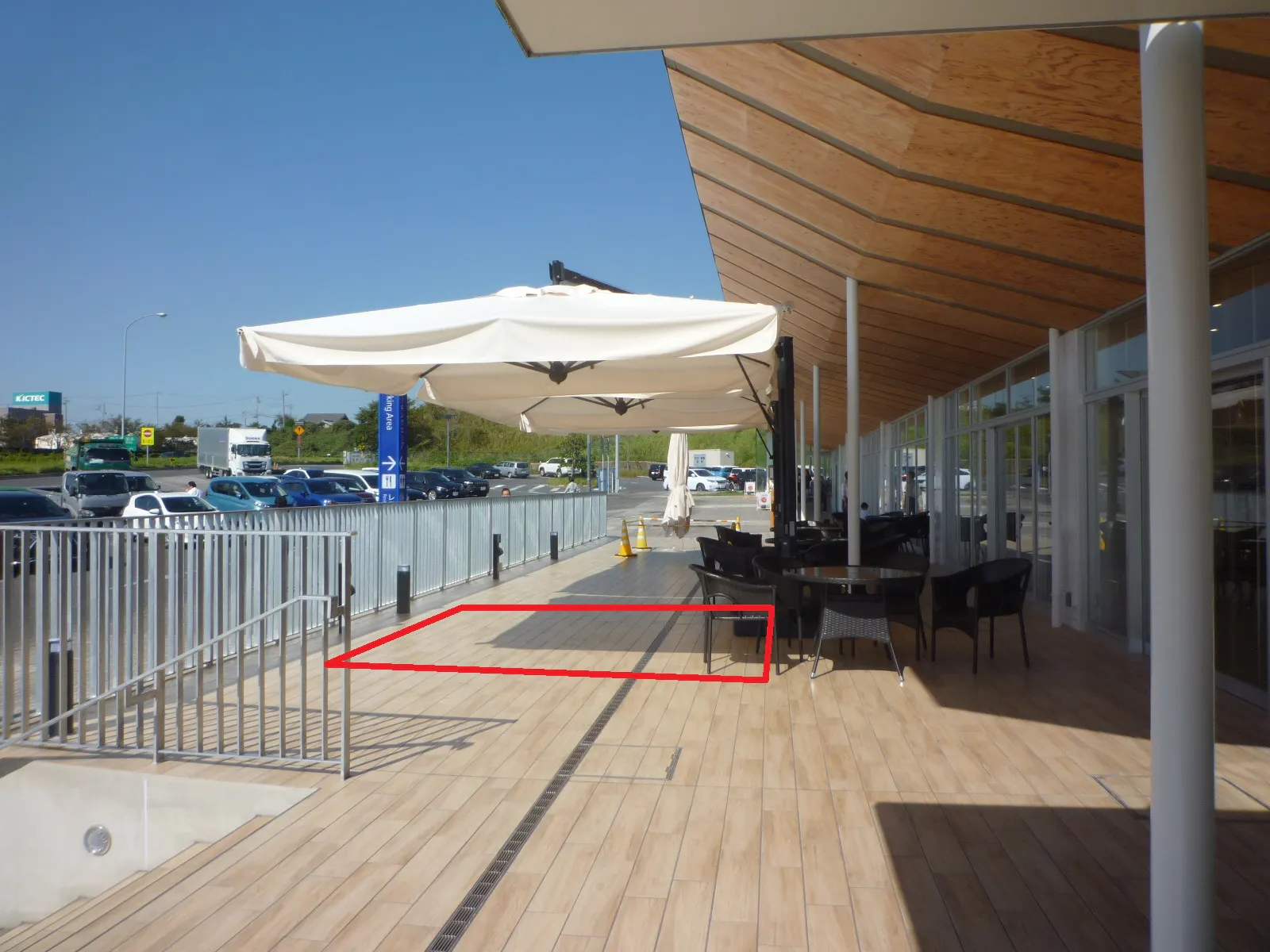 【既設阿久比下りパーキングエリア】PRイベントに利用可能なテント下のスペース