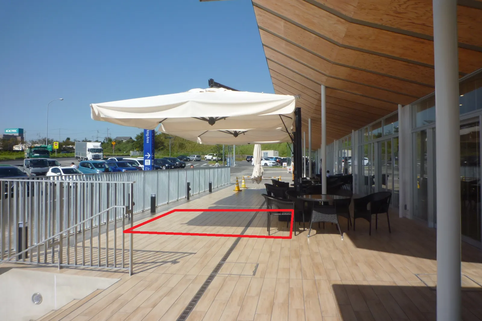 【既設阿久比下りパーキングエリア】PRイベントに利用可能なテント下のスペース