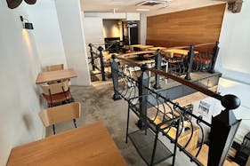 【心斎橋駅/長堀橋駅3分】ポップアップストア開催や展示会に最適な白を基調とした吹き抜けのモダン空間を演出できる路面店スペース※キャンペーン割引あり