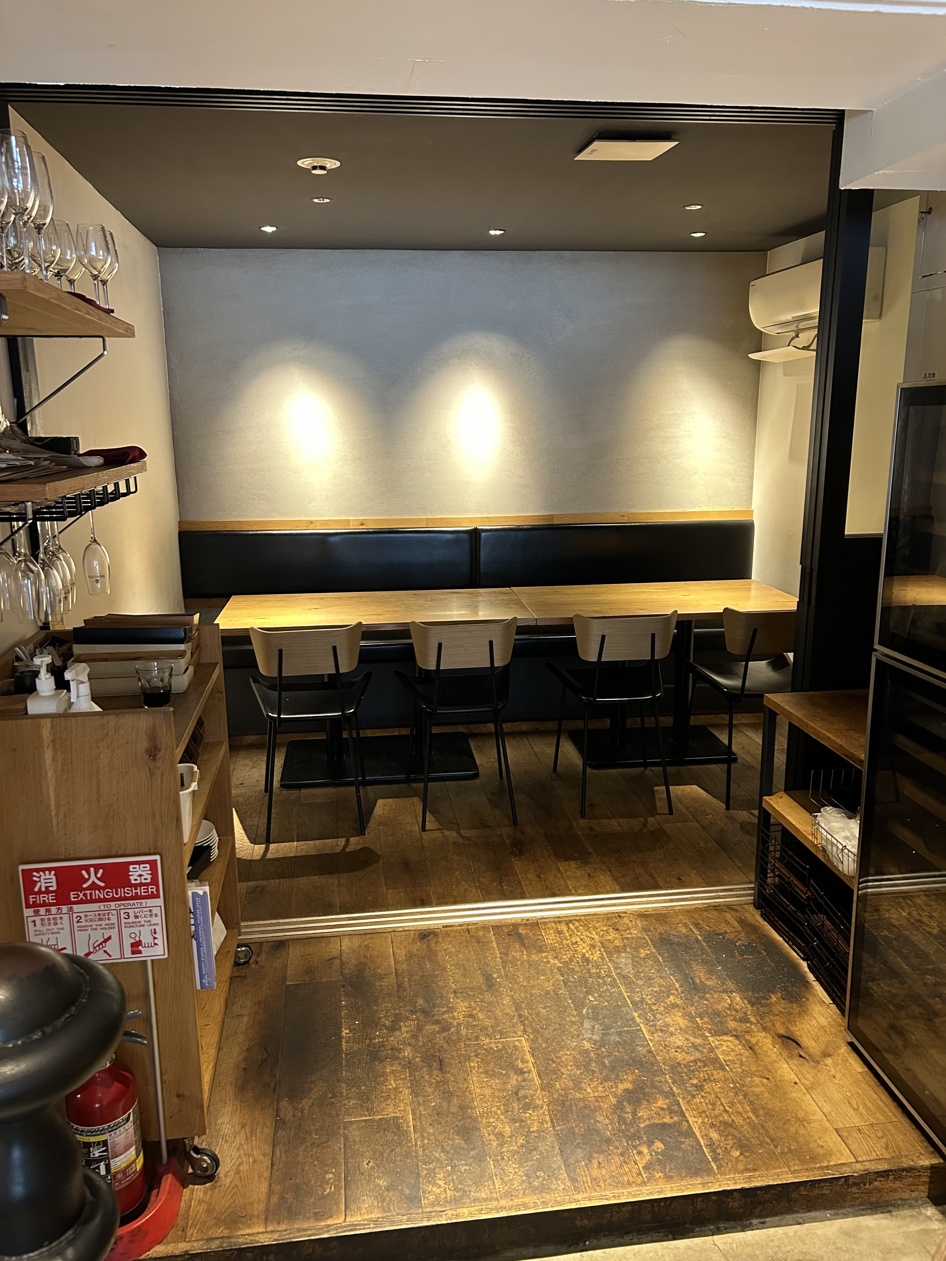 【心斎橋駅/長堀橋駅3分】ポップアップストア開催や展示会に最適な白を基調とした吹き抜けのモダン空間を演出できる路面店スペース※キャンペーン割引あり