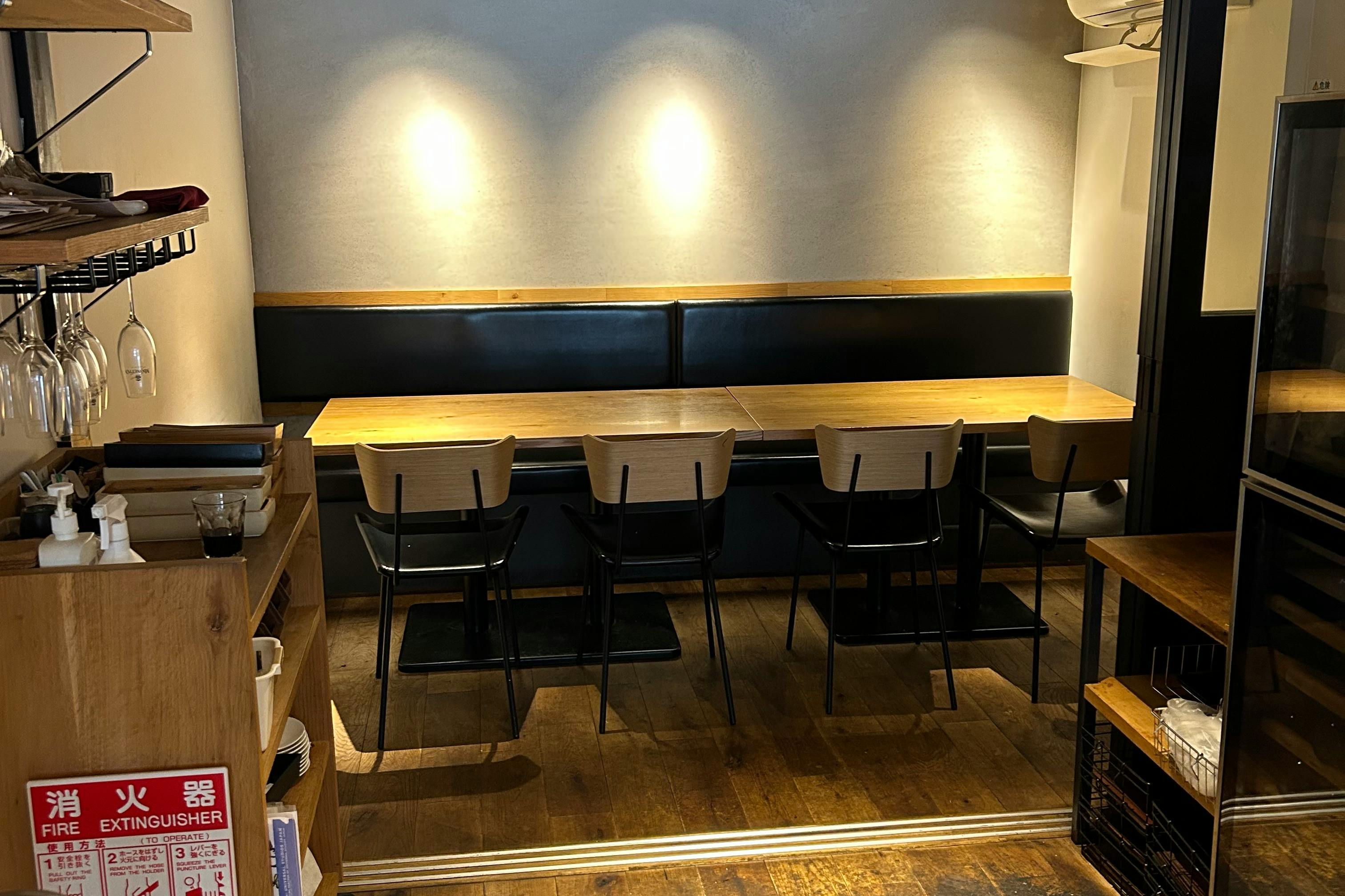 【心斎橋駅/長堀橋駅3分】ポップアップストア開催や展示会に最適な白を基調とした吹き抜けのモダン空間を演出できる路面店スペース※キャンペーン割引あり