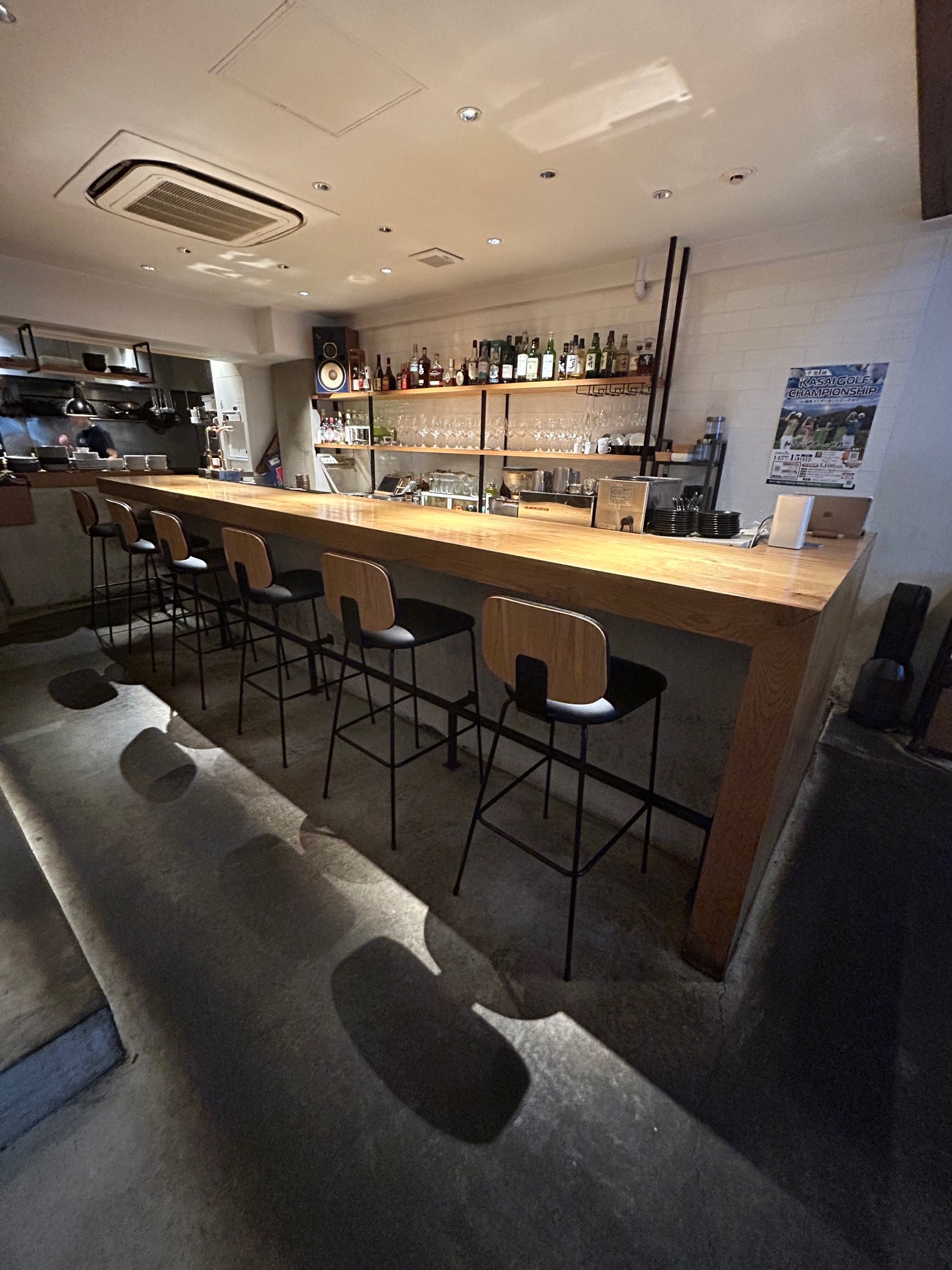 【心斎橋駅/長堀橋駅3分】ポップアップストア開催や展示会に最適な白を基調とした吹き抜けのモダン空間を演出できる路面店スペース※キャンペーン割引あり