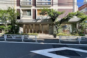 【千駄ヶ谷駅5分】大きなガラス窓があり視認性の高い開放的なレンタルスペース