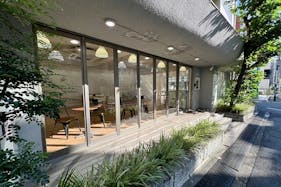 【千駄ヶ谷駅5分】大きなガラス窓があり視認性の高い開放的なレンタルスペース