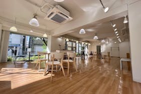 【千駄ヶ谷駅5分】大きなガラス窓があり視認性の高い開放的なレンタルスペース