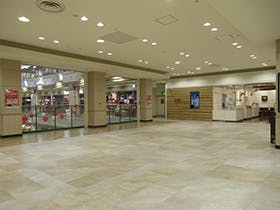 【イオンモール秋田】2F  JINS前の画像