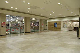 【イオンモール秋田】2F JINS前