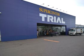 【スーパーセンタートライアル西都店】キッチンカー(調理営業)出店限定/屋外スペース