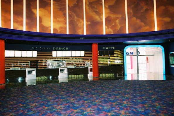 【ユナイテッド・シネマ幕張】PRイベントやサンプリングに最適な顧客にリーチしやすい映画館内のイベントスペース