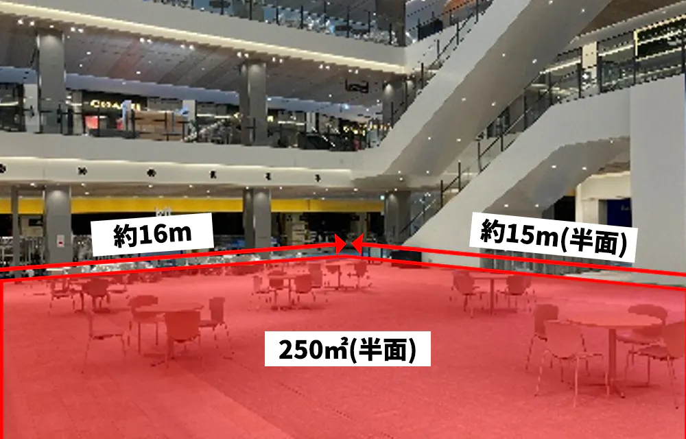 【ららぽーと門真・三井アウトレットパーク 大阪門真】1階 センターコート（1-1）