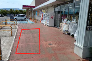 【イオンスーパーセンター陸前高田店】食品入口サービスカウンター側外 販促プロモーションや物販に最適なスーパー店外催事イベントスペース