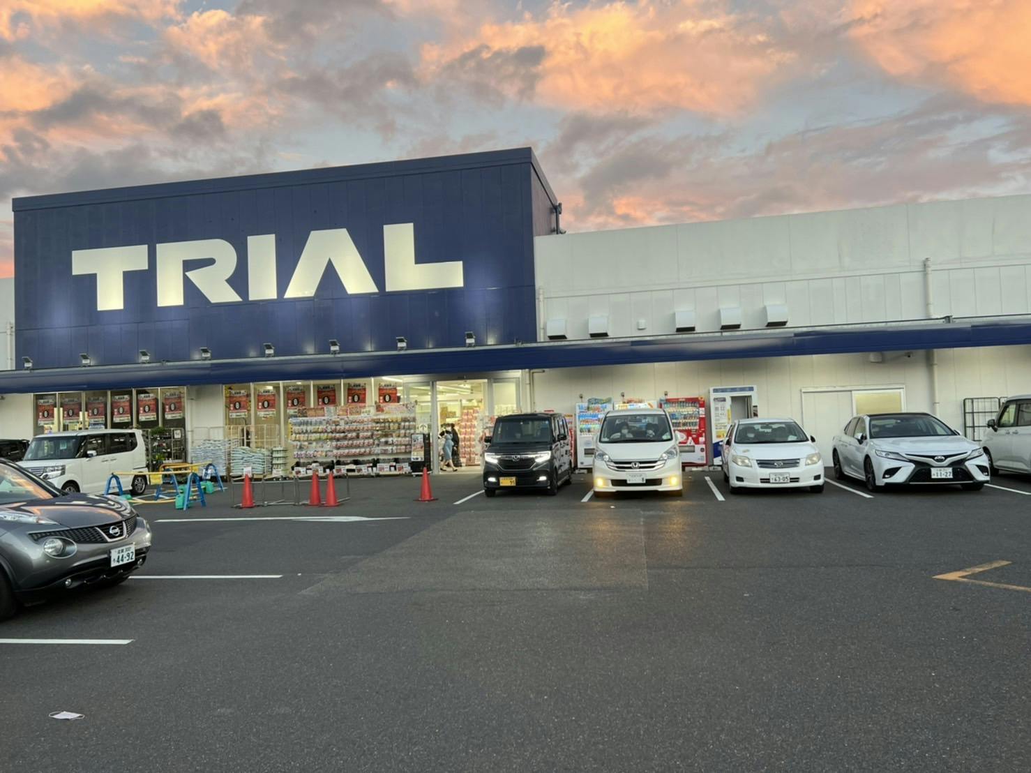 【スーパーセンタートライアル滋賀大津店】キッチンカー(調理営業)出店限定/屋外スペース