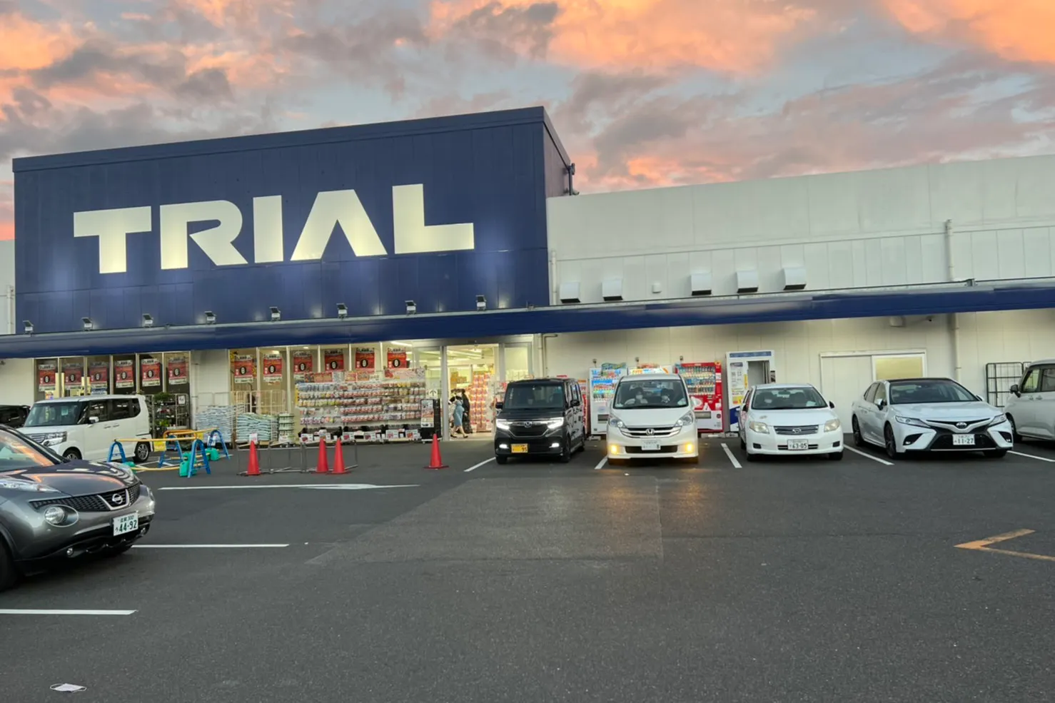 【スーパーセンタートライアル滋賀大津店】キッチンカー(調理営業)出店限定/屋外スペース