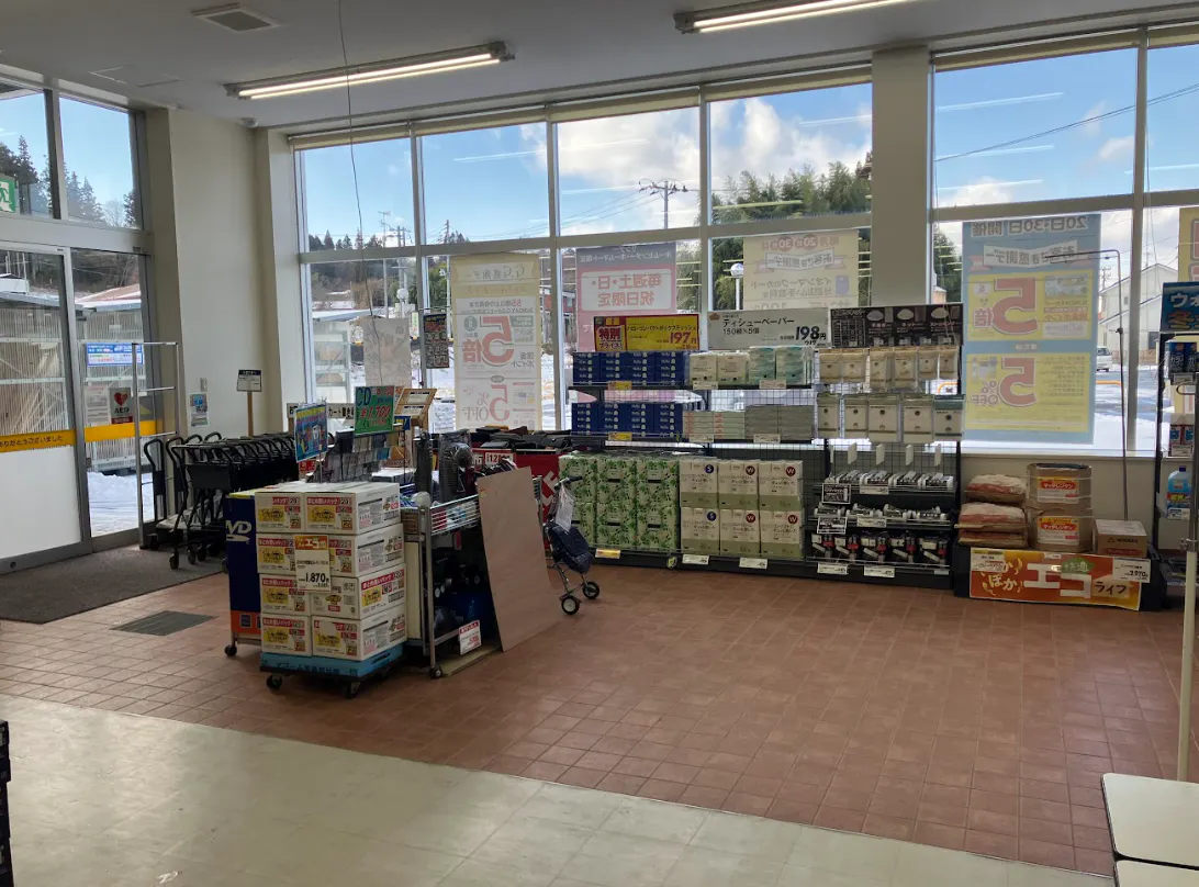 【ホームマート大東店】店内入口　食物販やプロモーション等の出店に最適なホームセンター店内のイベントスペース