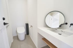 【神泉駅2分】アパレルの展示会や撮影に最適な自然光がたっぷり入るイベントスペース(5F)