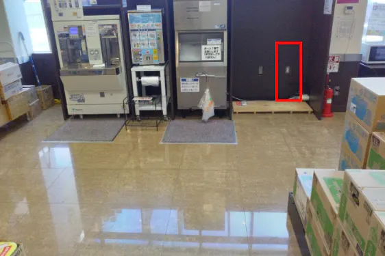 【マックスバリュ盛岡中屋敷店】サービスカウンター前 販促プロモーションに最適なスーパー店内催事イベントスペース