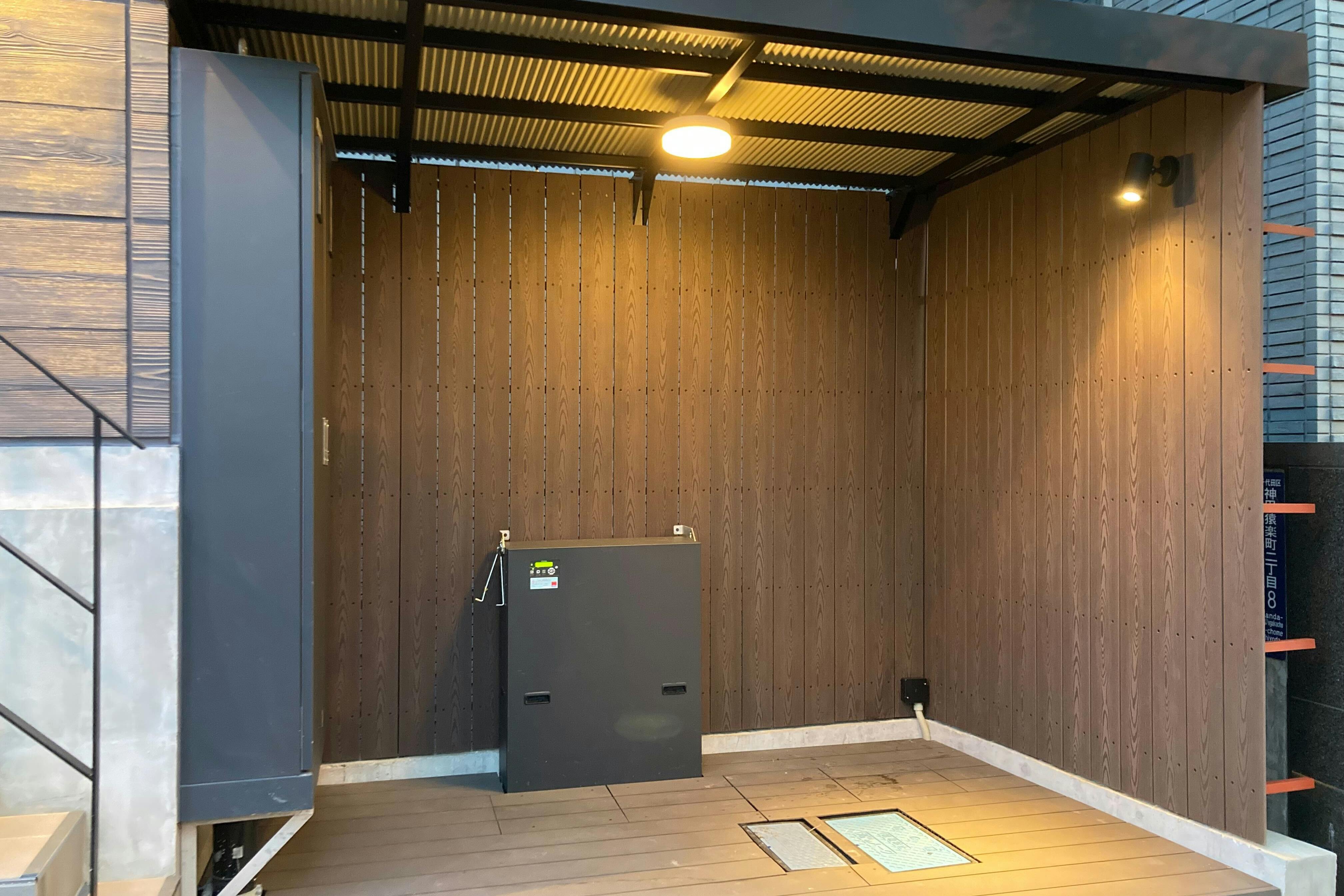 【水道橋駅5分】食物販のポップアップやプロモーションに最適なレンタルオフィス軒先の屋外屋根付きイベントスペース