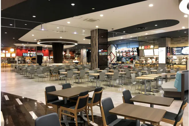 【イオンモール座間】モール内広告 フードコートテーブルステッカー