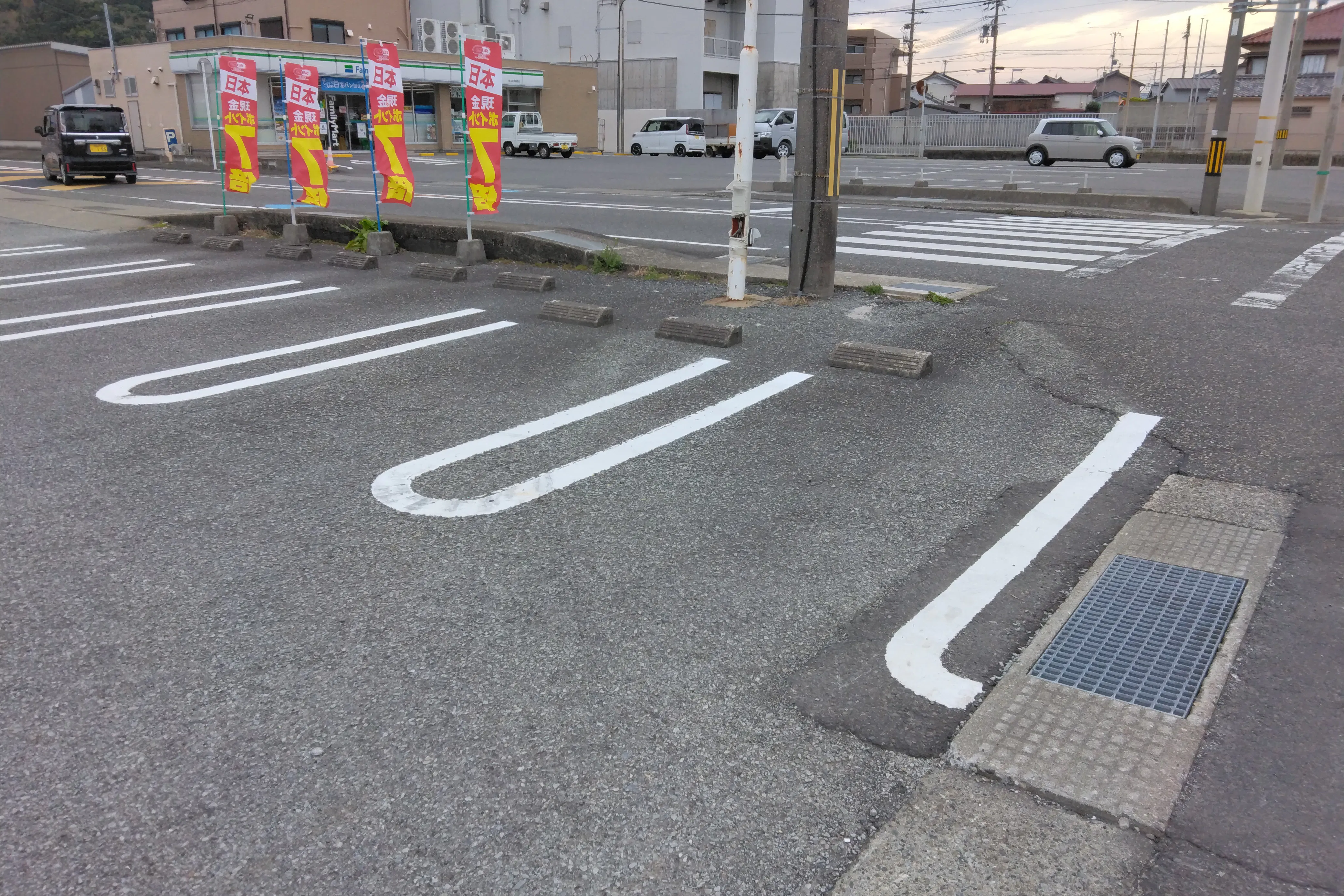 【ドラッグセイムス串本桟橋店】キッチンカー出店やプロモーション催事に最適なドラッグストアの駐車場イベントスペース