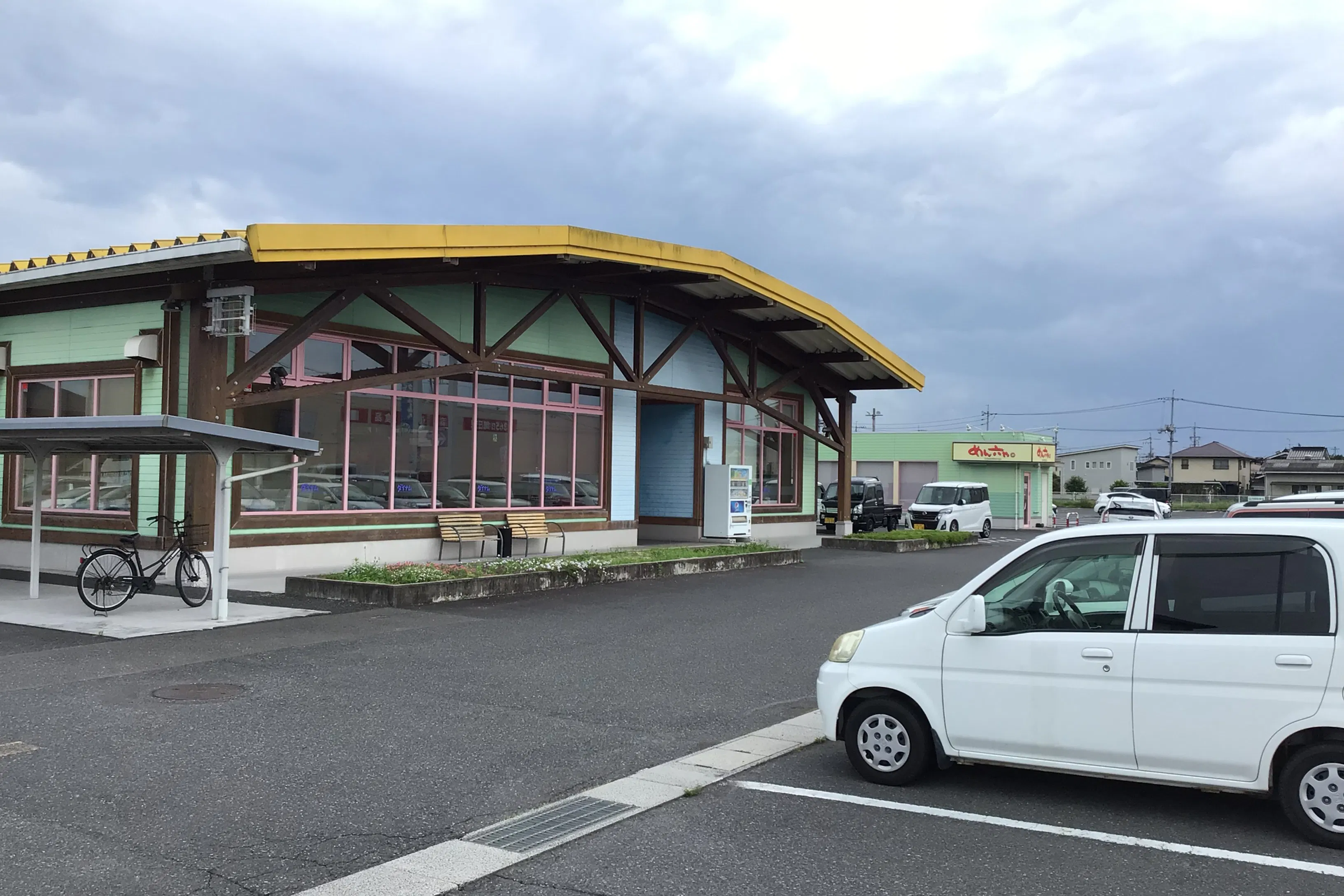 【ダイナム岡山津山店ゆったり館】物販やプロモーションに最適なアミューズメント施設のイベントスペース(正面)