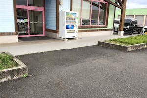 【ダイナム岡山津山店ゆったり館】物販やプロモーションに最適なアミューズメント施設のイベントスペース(正面)