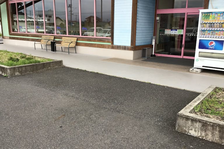 【ダイナム岡山津山店ゆったり館】物販やプロモーションに最適なアミューズメント施設のイベントスペース(正面)の画像4
