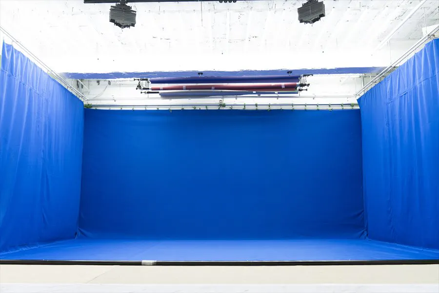 【蒲田駅3分】ポートレートや宣材写真撮影等の人物撮影、新商品のイメージ撮影に最適なクロマキー撮影・ブルーバック撮影が可能な撮影スタジオ